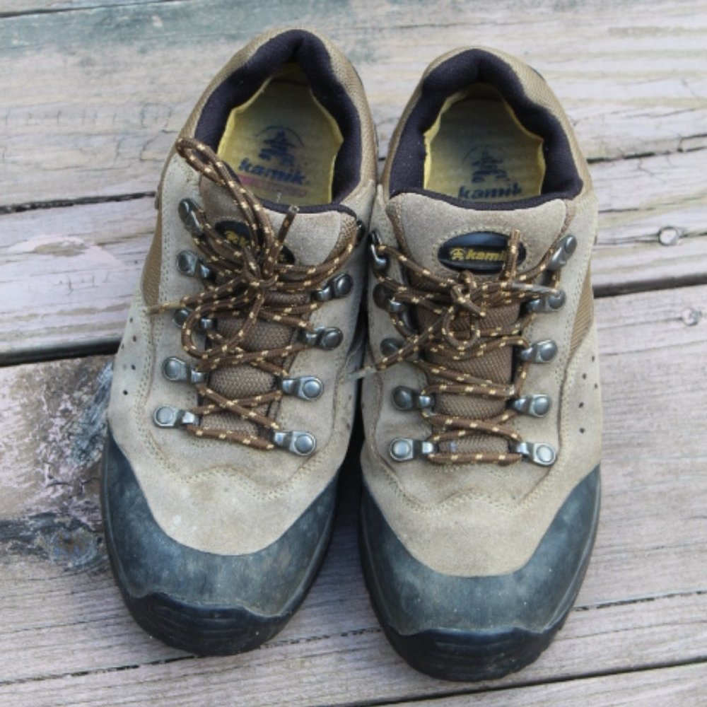 HIKING SHOES by KAMIK - Men's Size 8.5